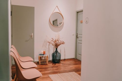 Salle d'attente du cabinet Smoös, réflexologue plantaire à Bordeaux